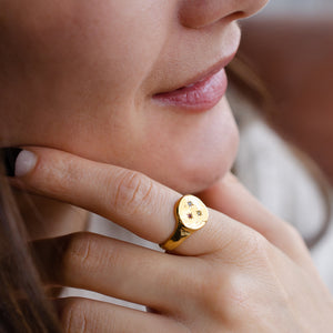 Buff Jewellery Star set birthstone signet ring